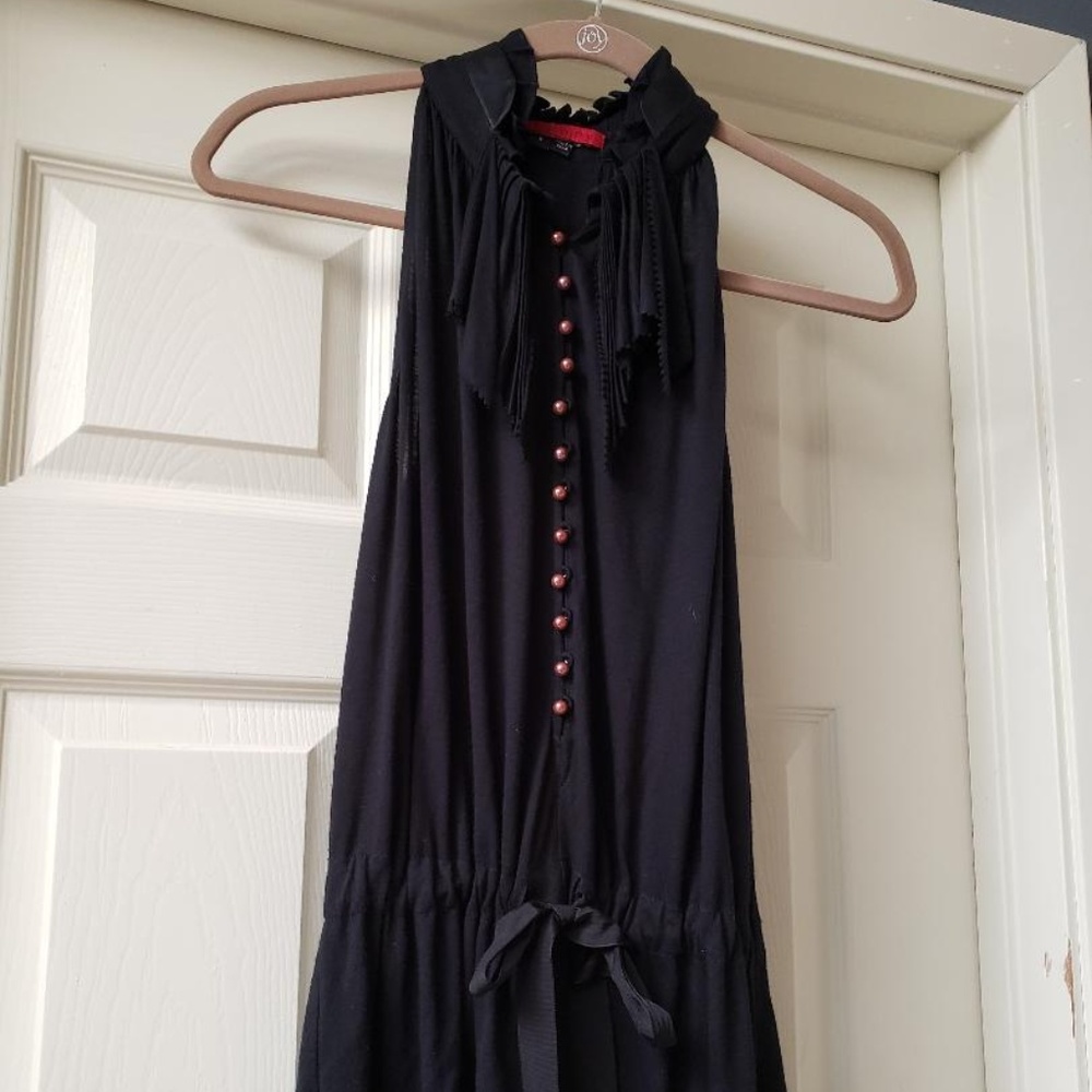 Black sleeveless Theory top